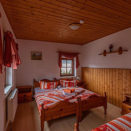 Pension Und Gaststaette Zur Knappenschaenke Thermalbad Wiesenbad エクステリア 写真