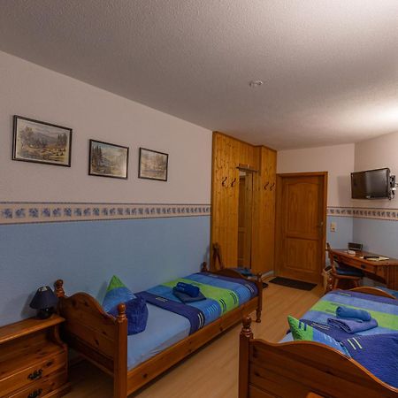 Pension Und Gaststaette Zur Knappenschaenke Thermalbad Wiesenbad エクステリア 写真