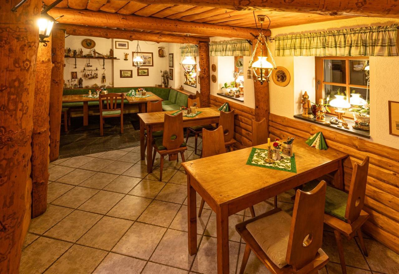 Pension Und Gaststaette Zur Knappenschaenke Thermalbad Wiesenbad エクステリア 写真