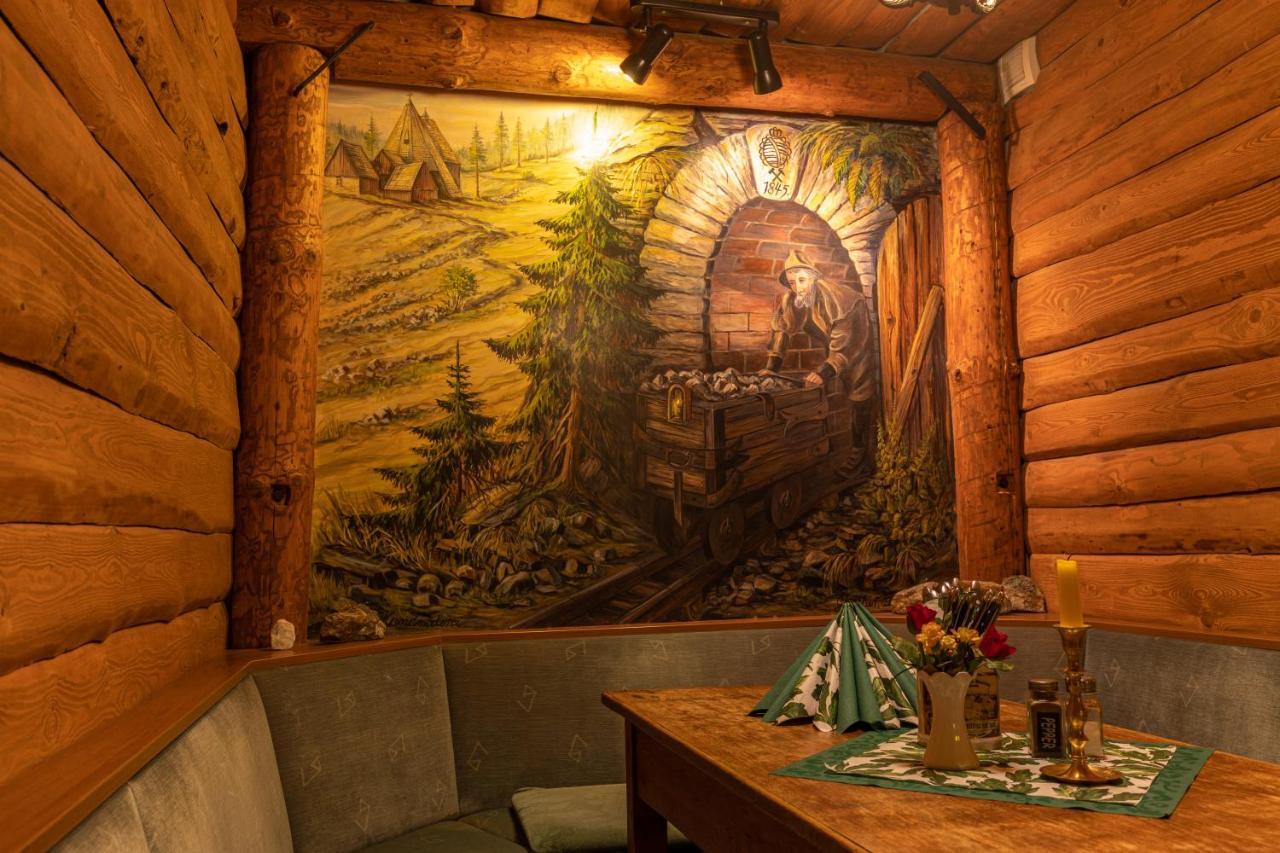 Pension Und Gaststaette Zur Knappenschaenke Thermalbad Wiesenbad エクステリア 写真