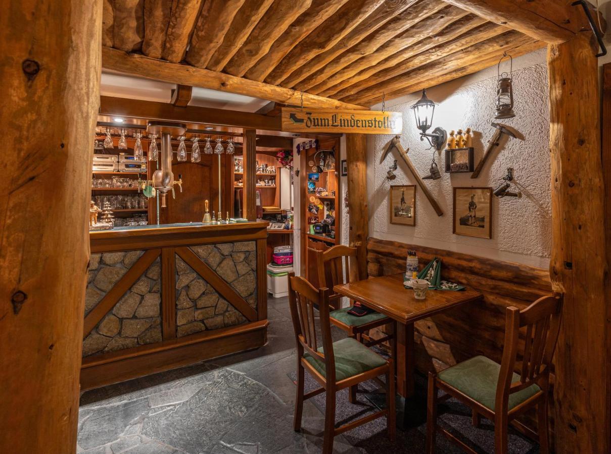 Pension Und Gaststaette Zur Knappenschaenke Thermalbad Wiesenbad エクステリア 写真