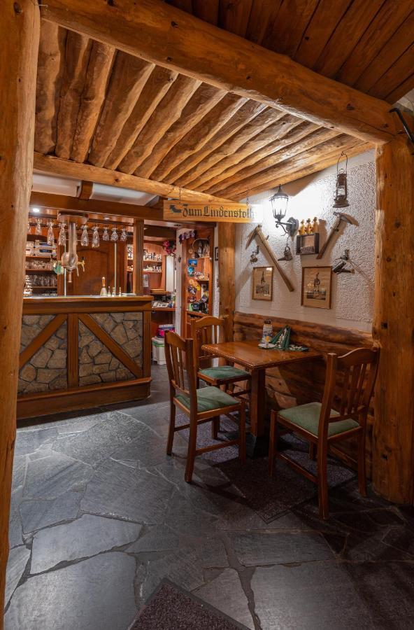 Pension Und Gaststaette Zur Knappenschaenke Thermalbad Wiesenbad エクステリア 写真