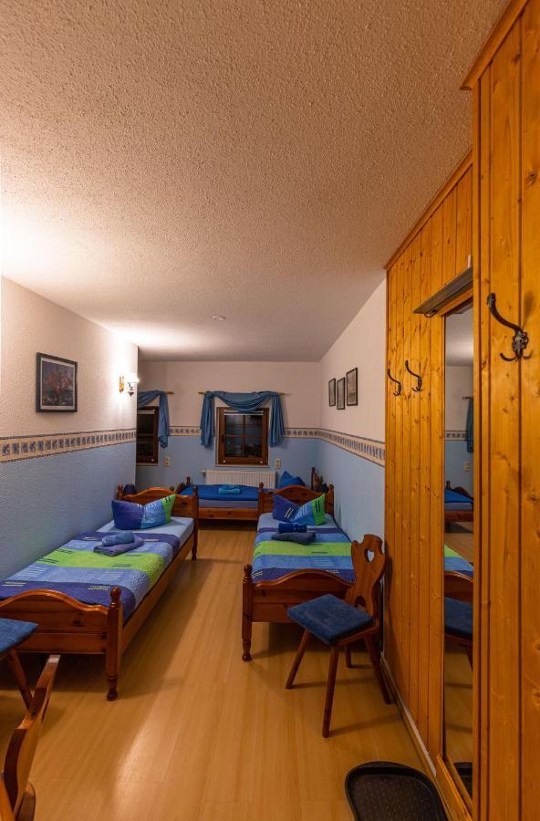 Pension Und Gaststaette Zur Knappenschaenke Thermalbad Wiesenbad エクステリア 写真