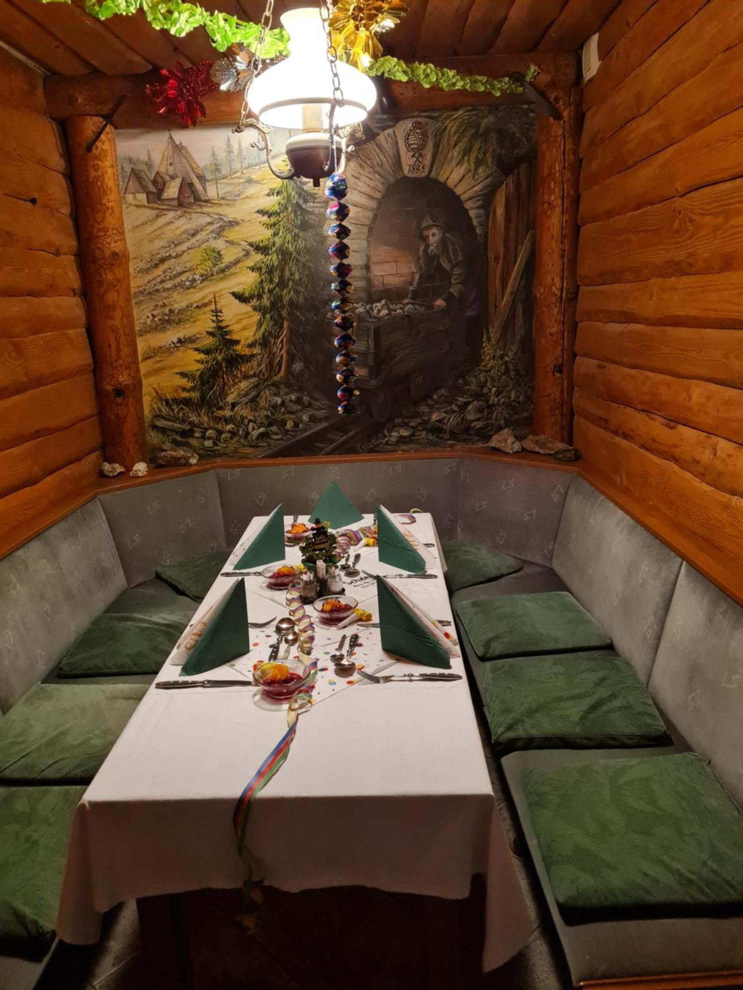 Pension Und Gaststaette Zur Knappenschaenke Thermalbad Wiesenbad エクステリア 写真
