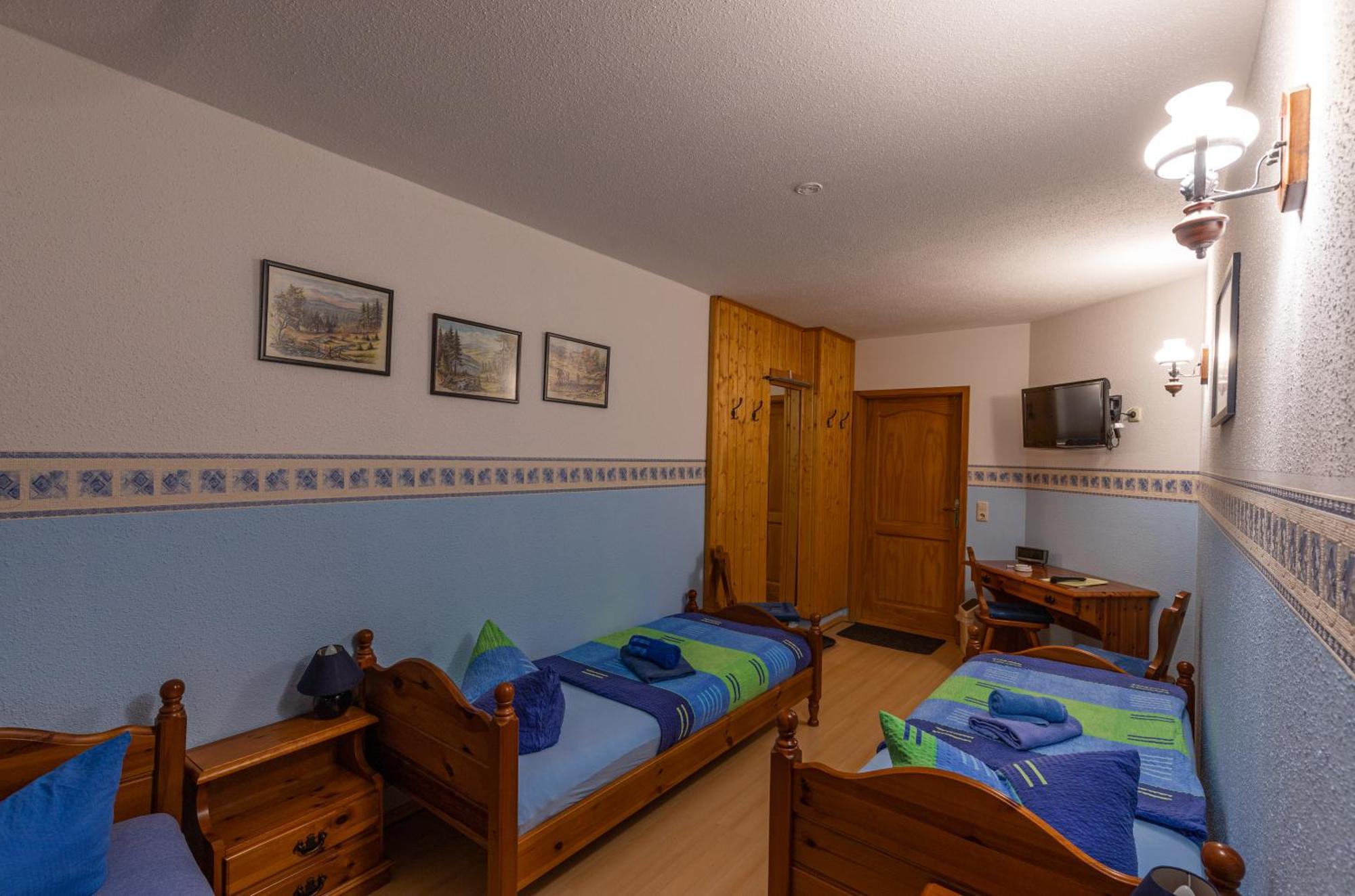 Pension Und Gaststaette Zur Knappenschaenke Thermalbad Wiesenbad エクステリア 写真
